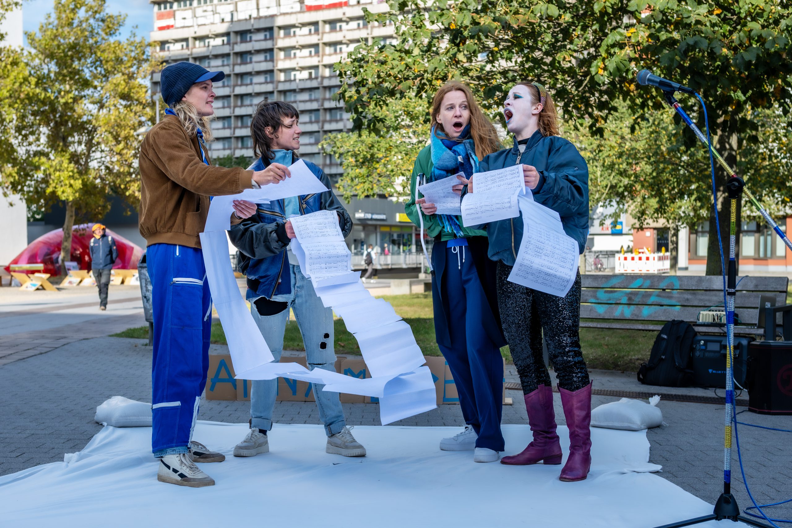 wohn_komplex – Performances